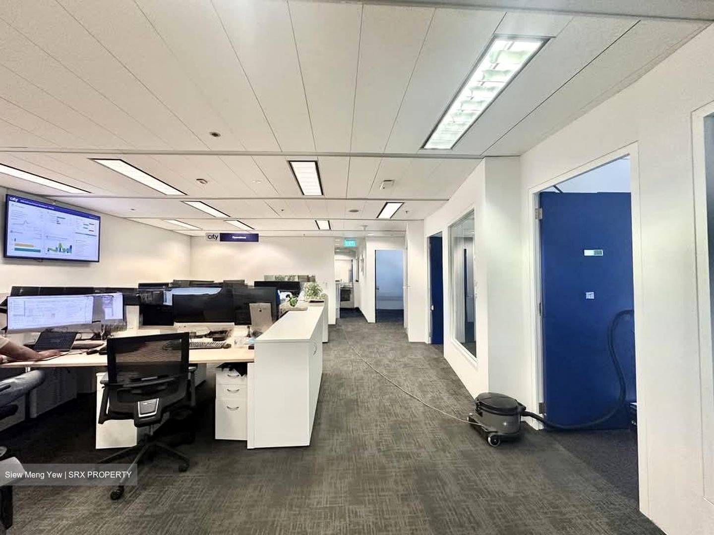 Gateway East (D7), Office #600645311